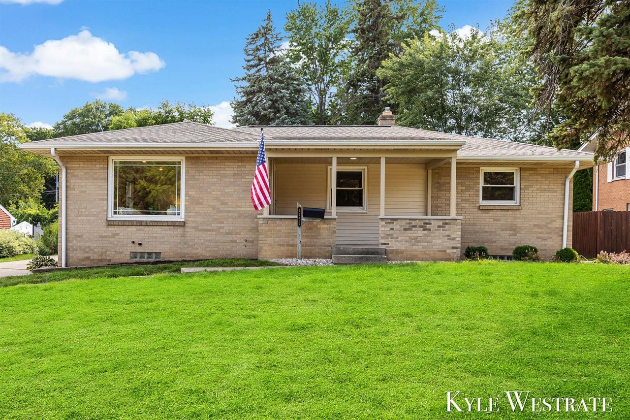 1752 Lake Michigan Drive — photo