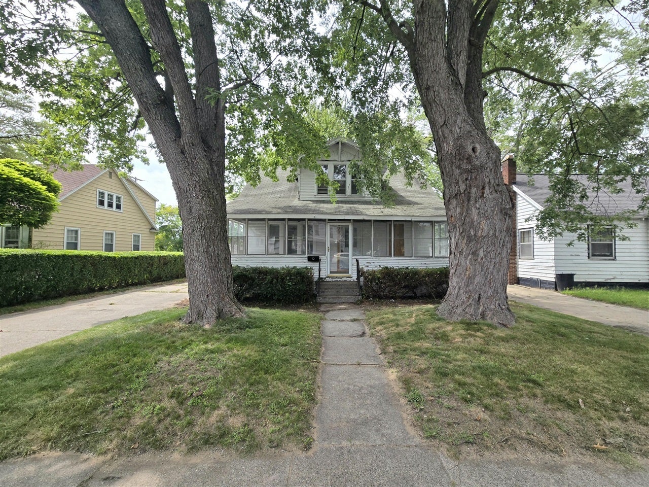 2209 Hoyt Street — photo