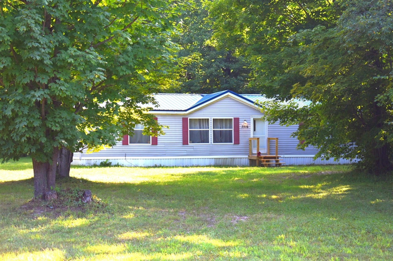 7516 Covert Road — photo