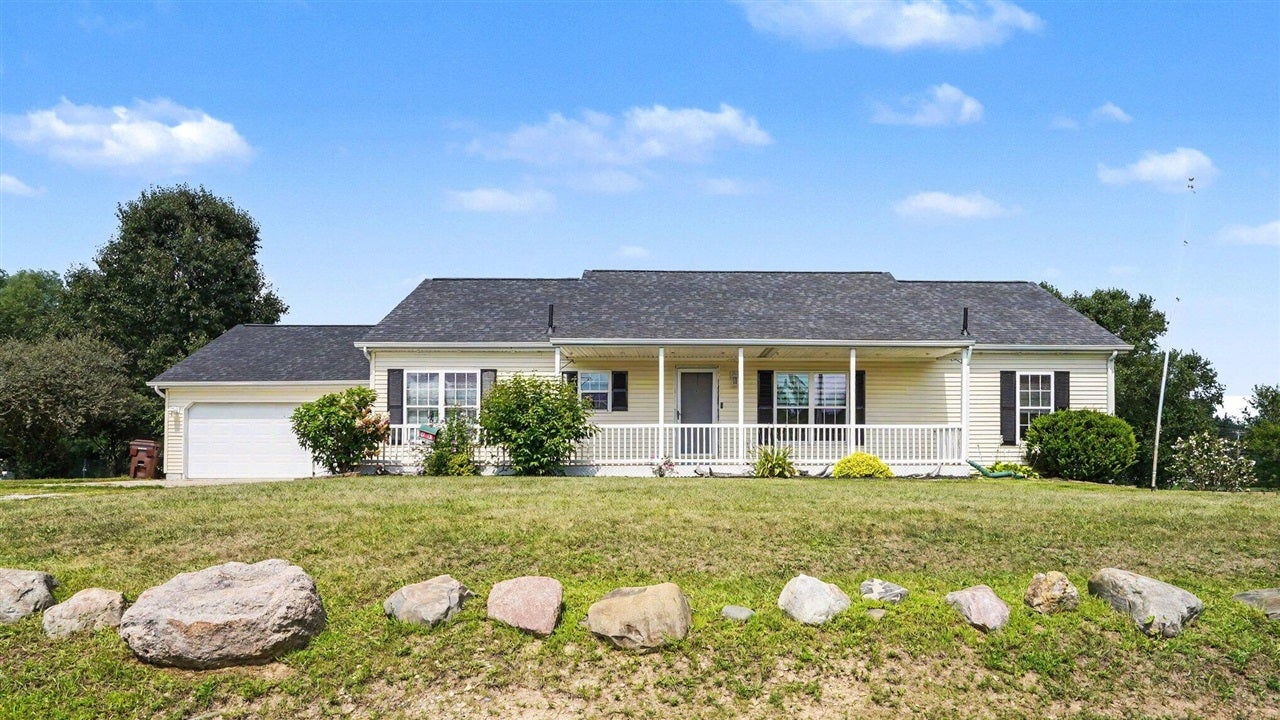 1082 Azalea Drive — photo