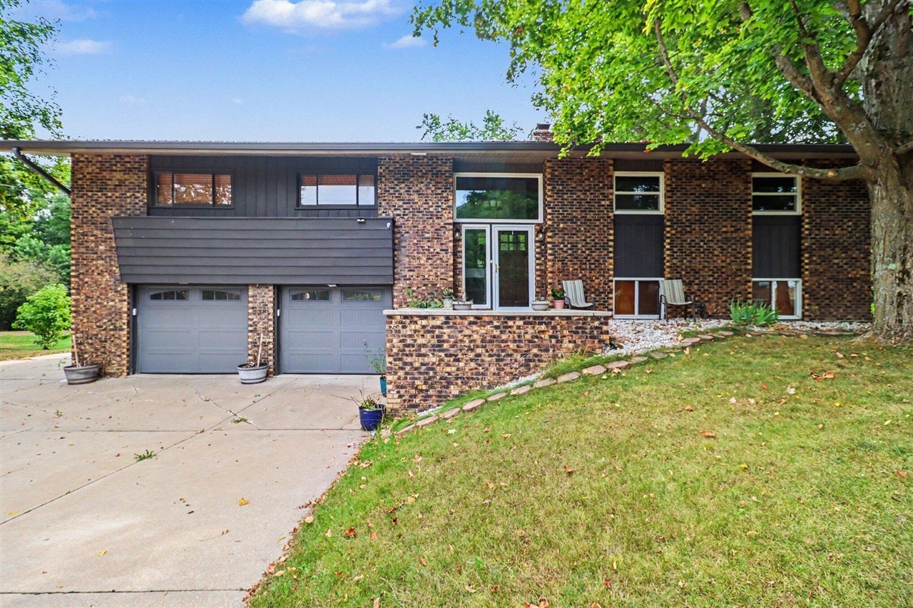 14160 Oak Hollow Drive — photo