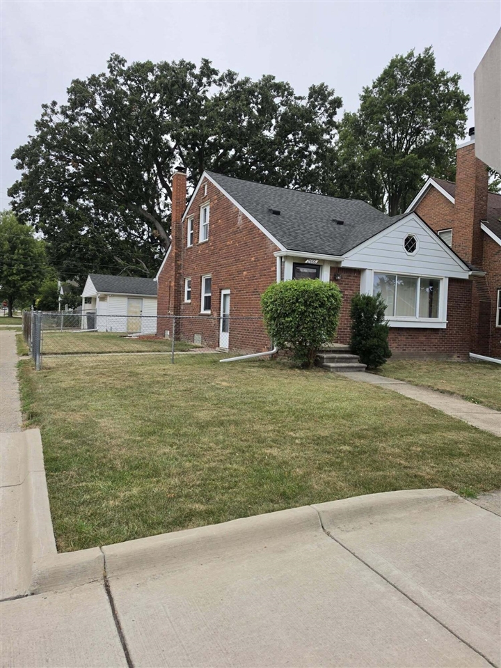 Home in Dearborn, MI 48124 — photo 3