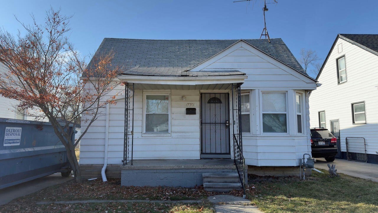 7701 Vaughan Street — photo