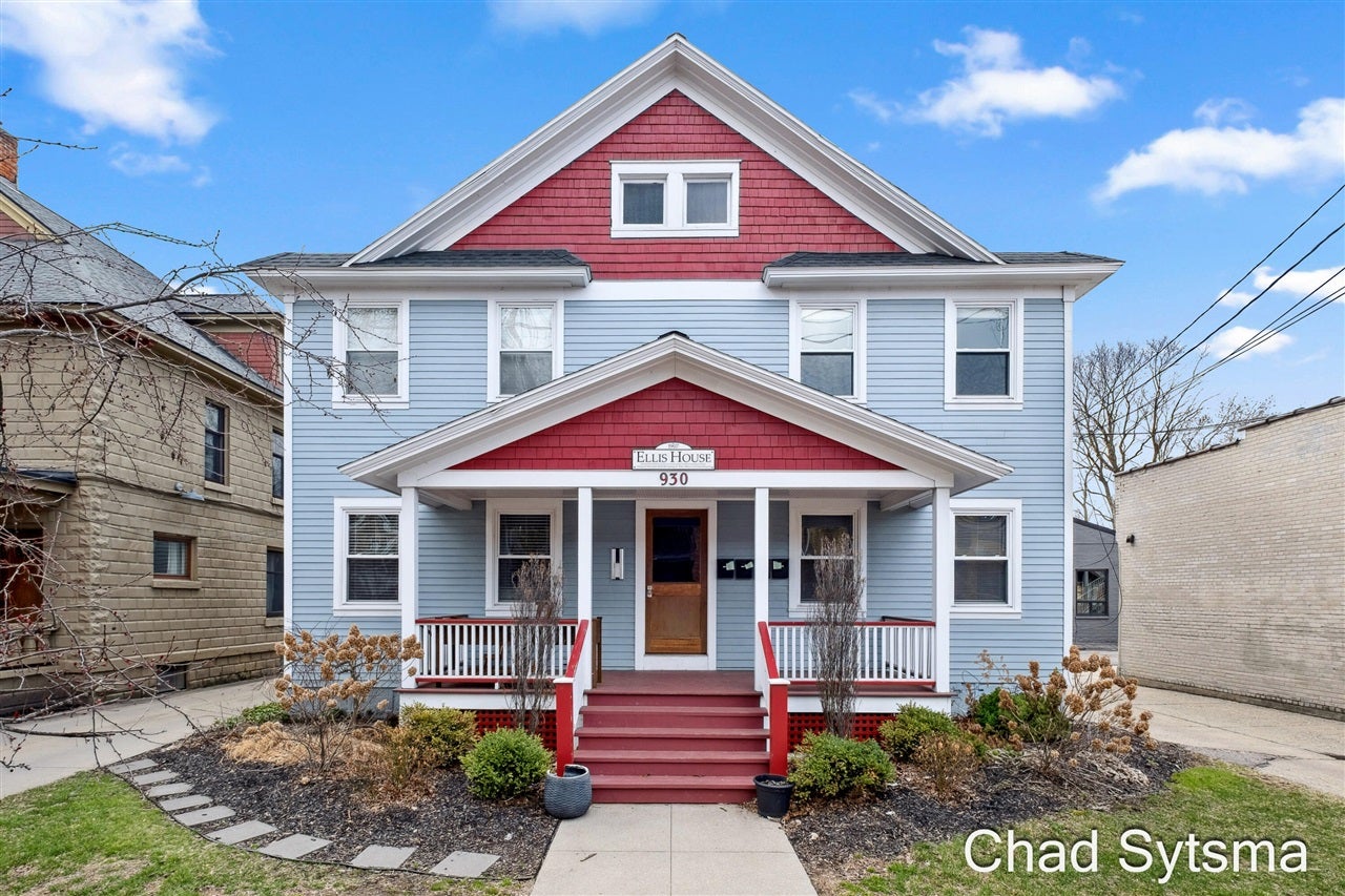 930 Wealthy Street Unit: Unit C — photo