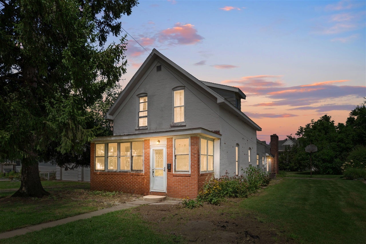 105 Locust Street — photo