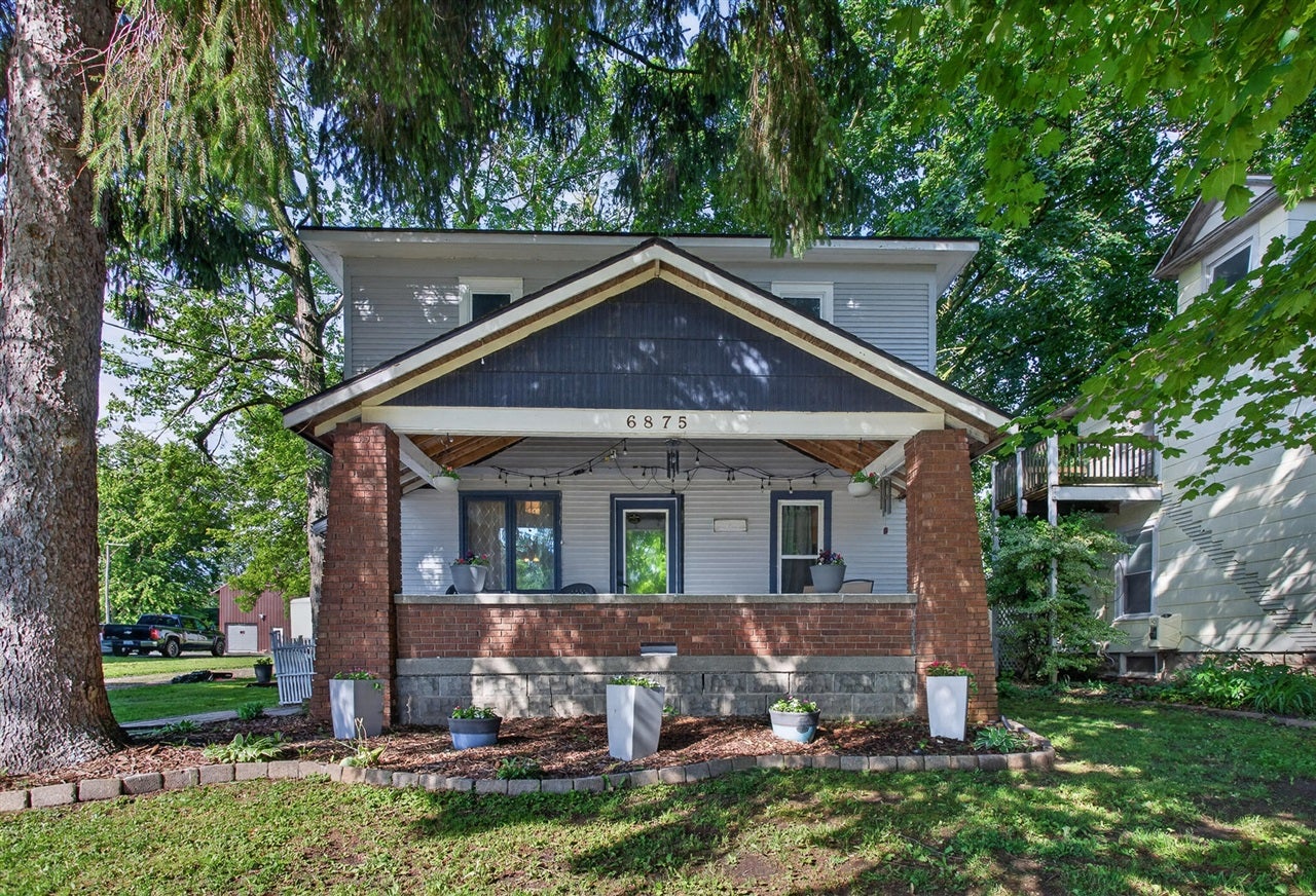 6875 Hammond Avenue — photo
