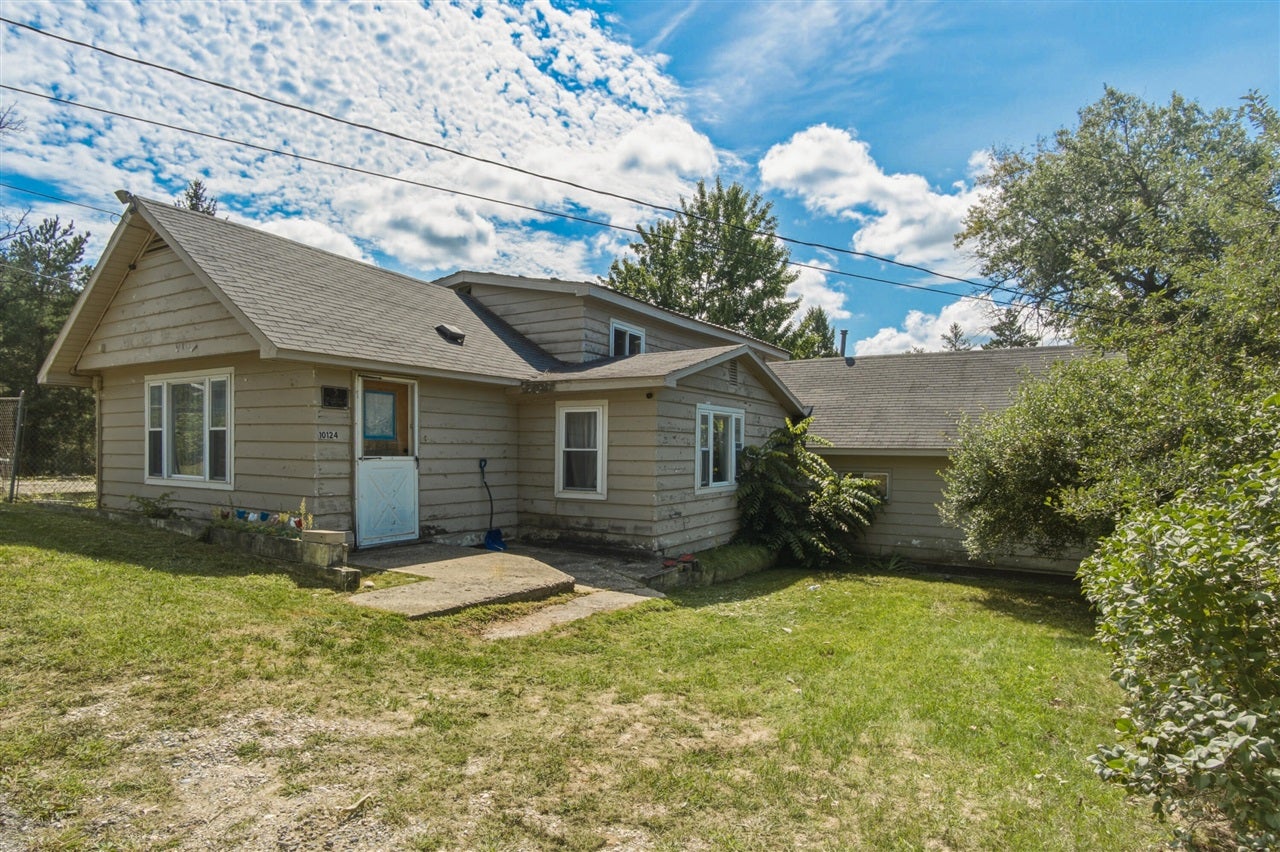 10124 Woodlawn Street — photo