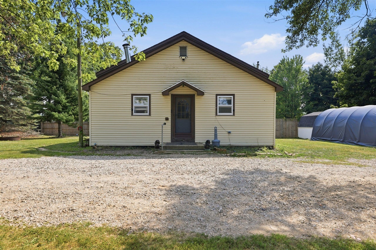 7531 County Farm Road — photo