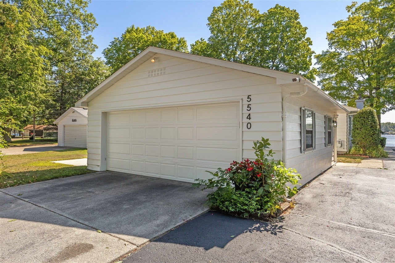 5540 Cozy Point Drive — photo
