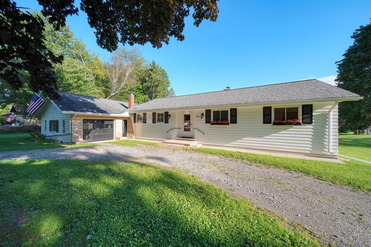 2356 Hatch Road — photo