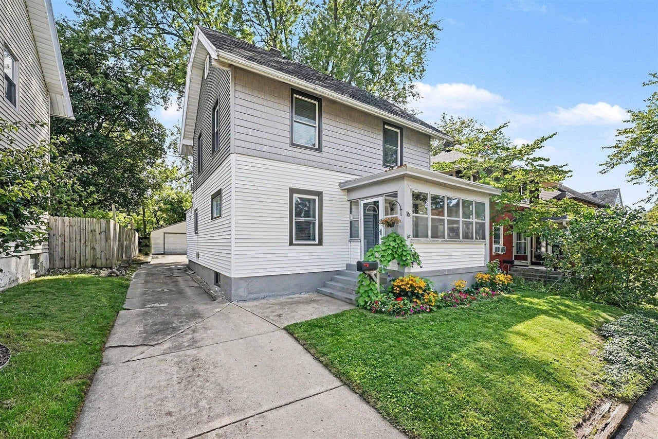 16 Dean Street — photo