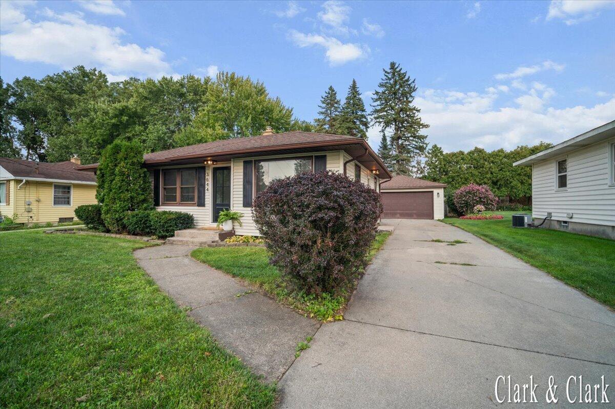 3644 Hazelwood Avenue — photo