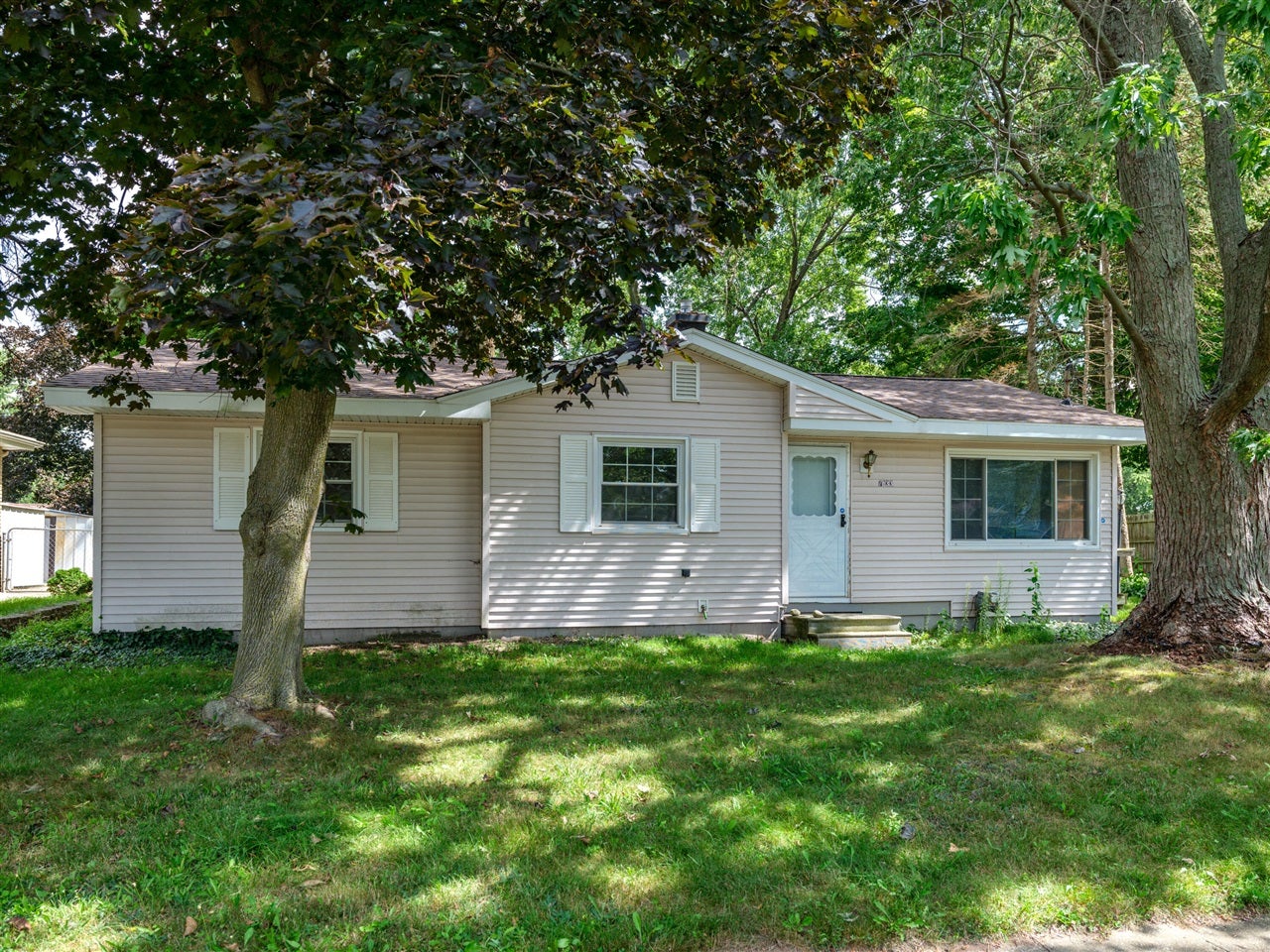 7133 Rockford Street — photo