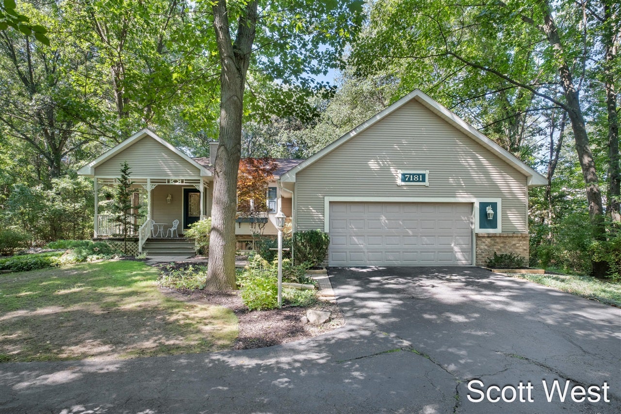 7181 River Glen Drive — photo