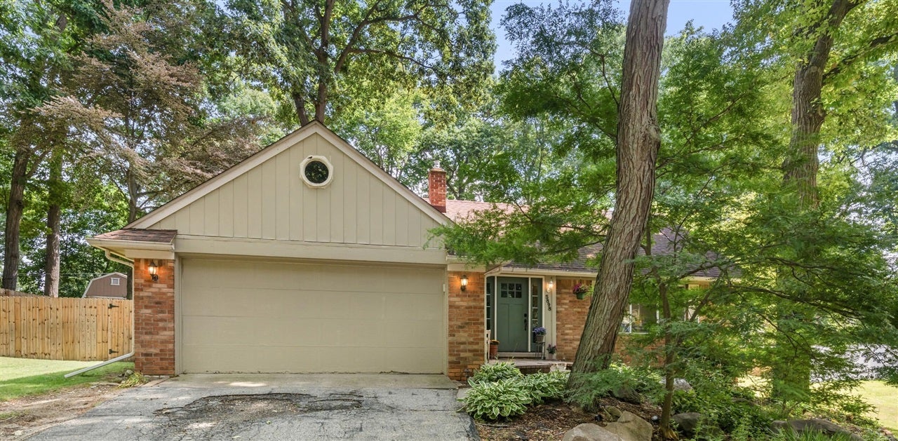 5898 Hummingbird Lane — photo