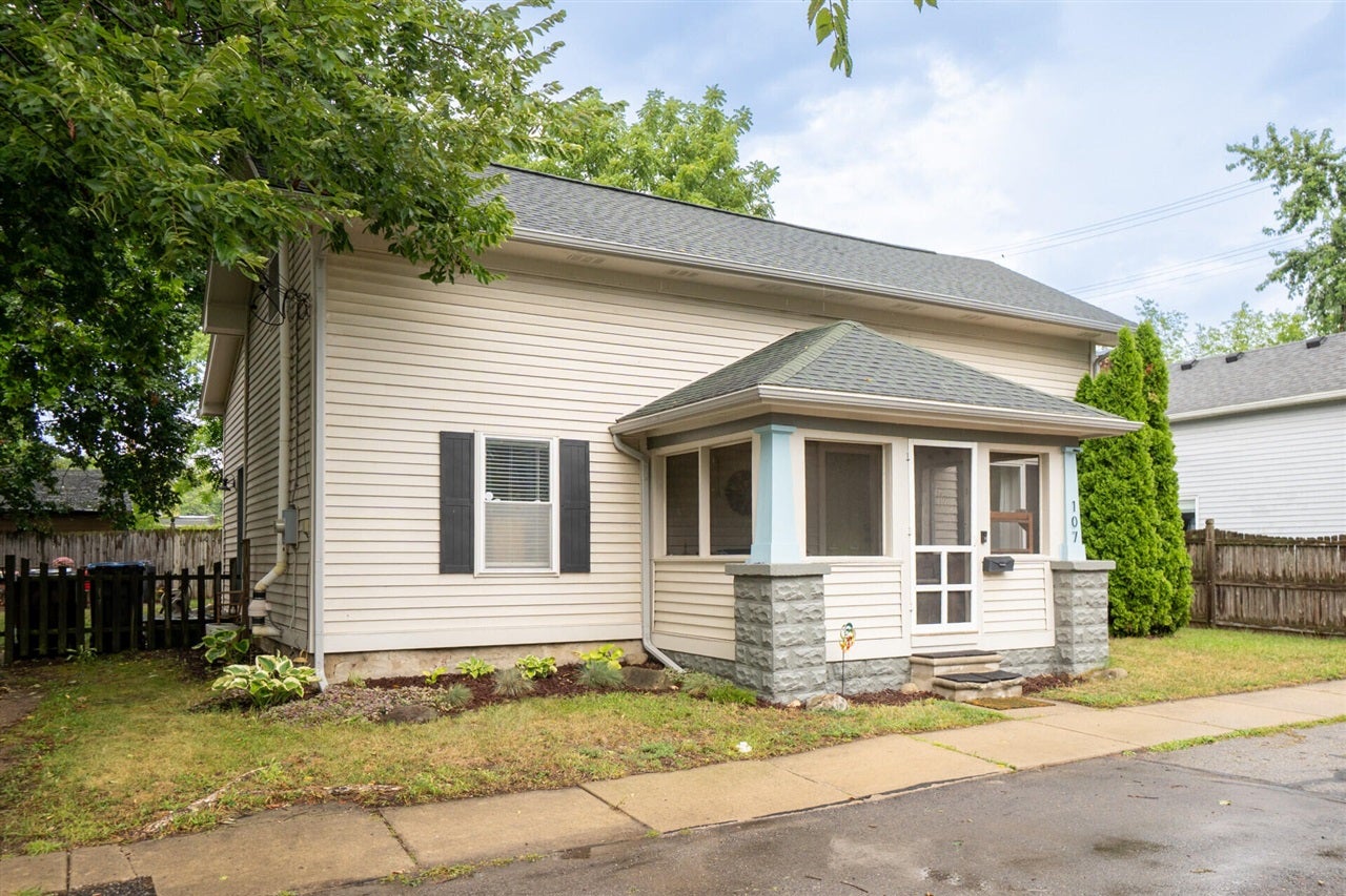 107 Babbitt Street — photo