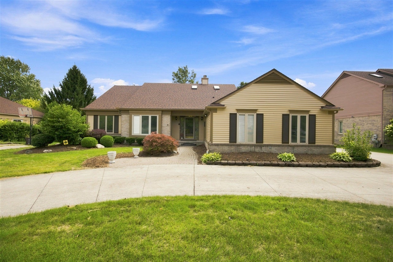 1553 Devonshire Drive — photo