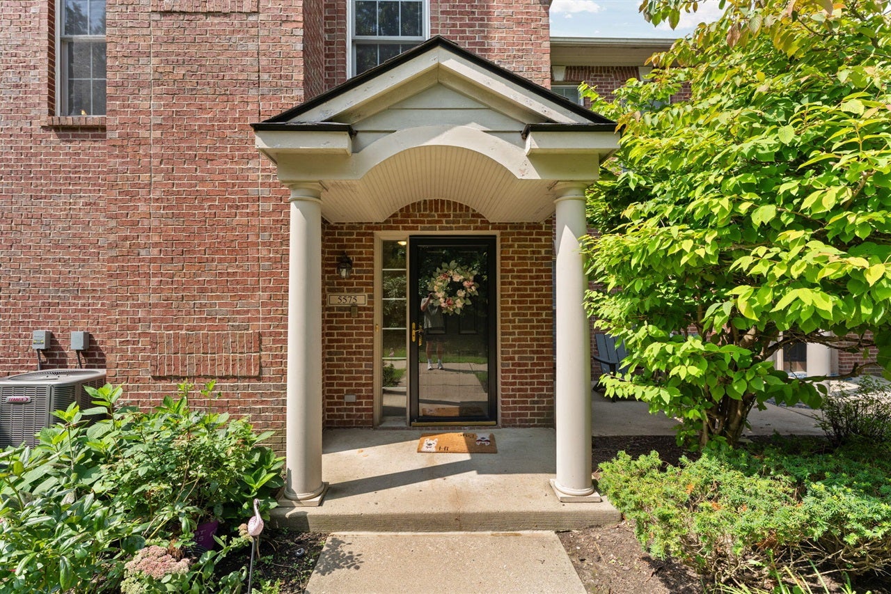 5575 Hampshire Lane — photo