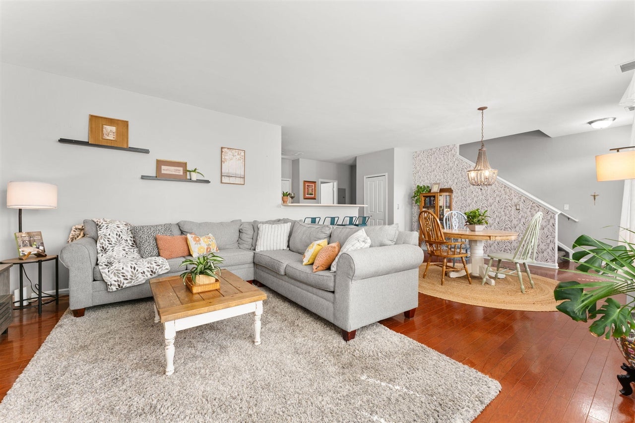 713 Abbington Court — photo