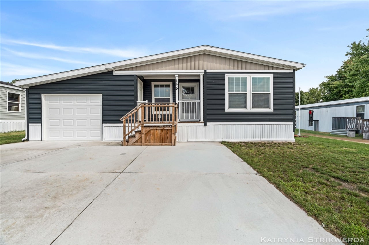 145 W Pin Oak Drive — photo