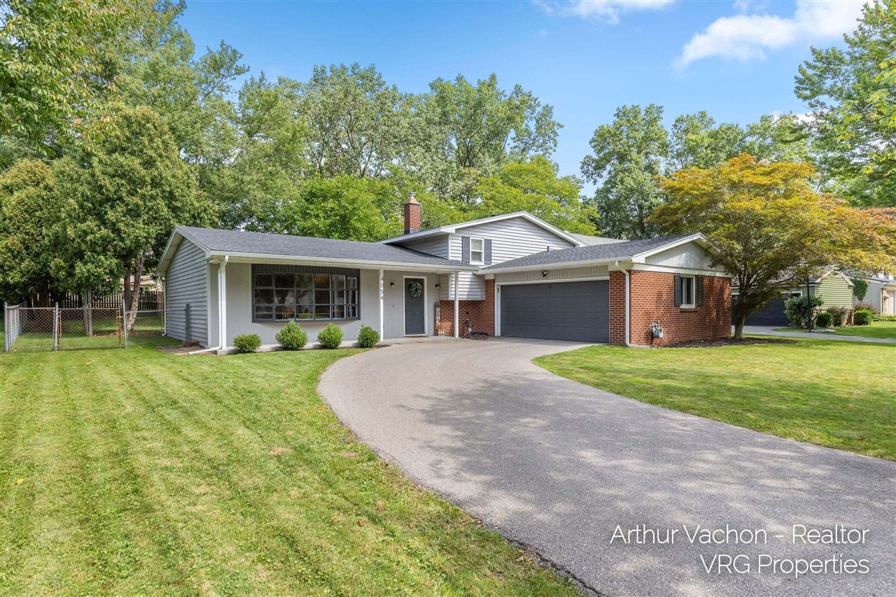 4054 Weymouth Drive — photo