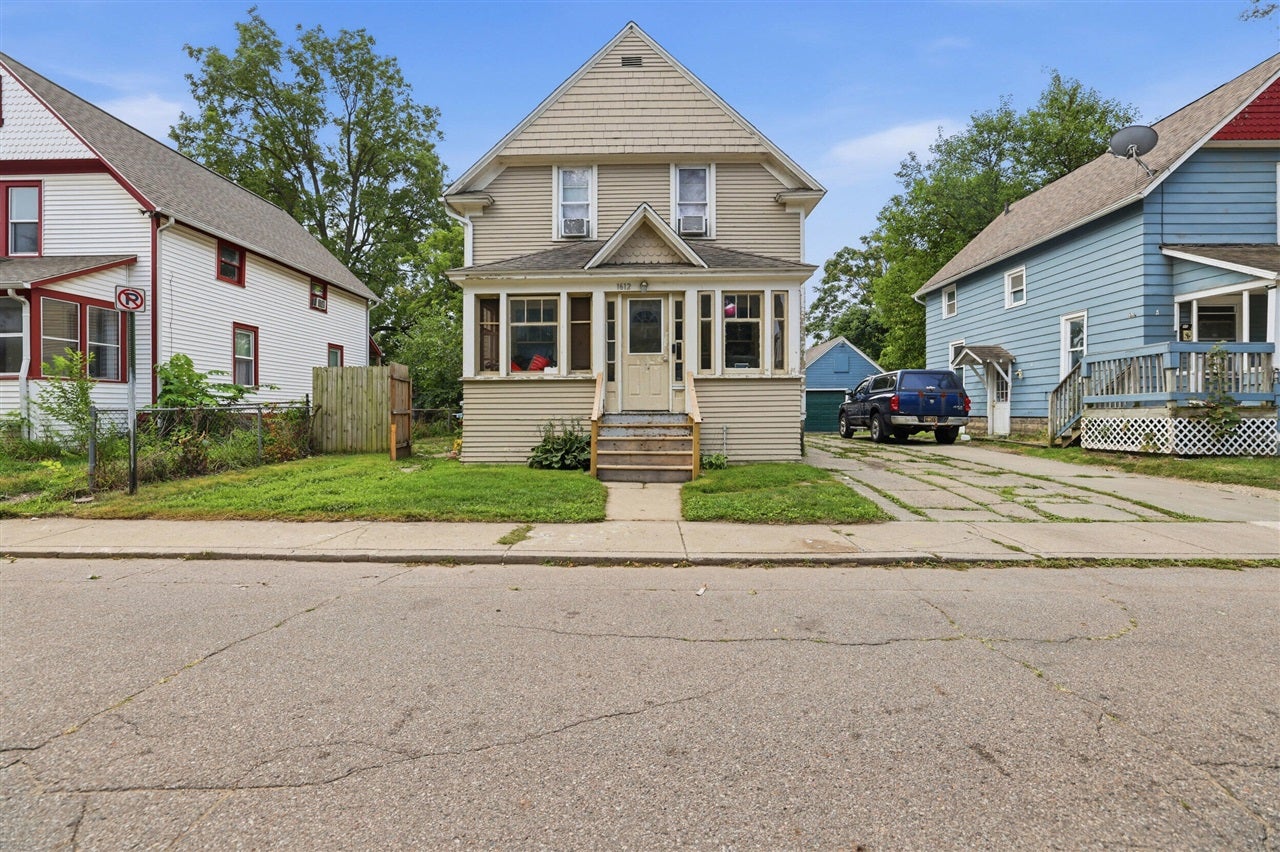 1612 Hays Park Avenue — photo