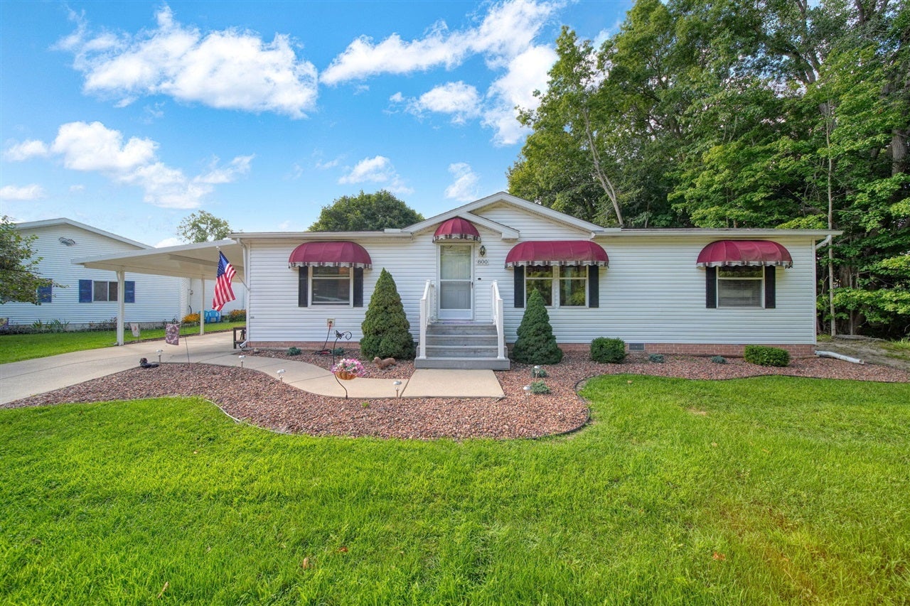 800 Missouri River Drive — photo