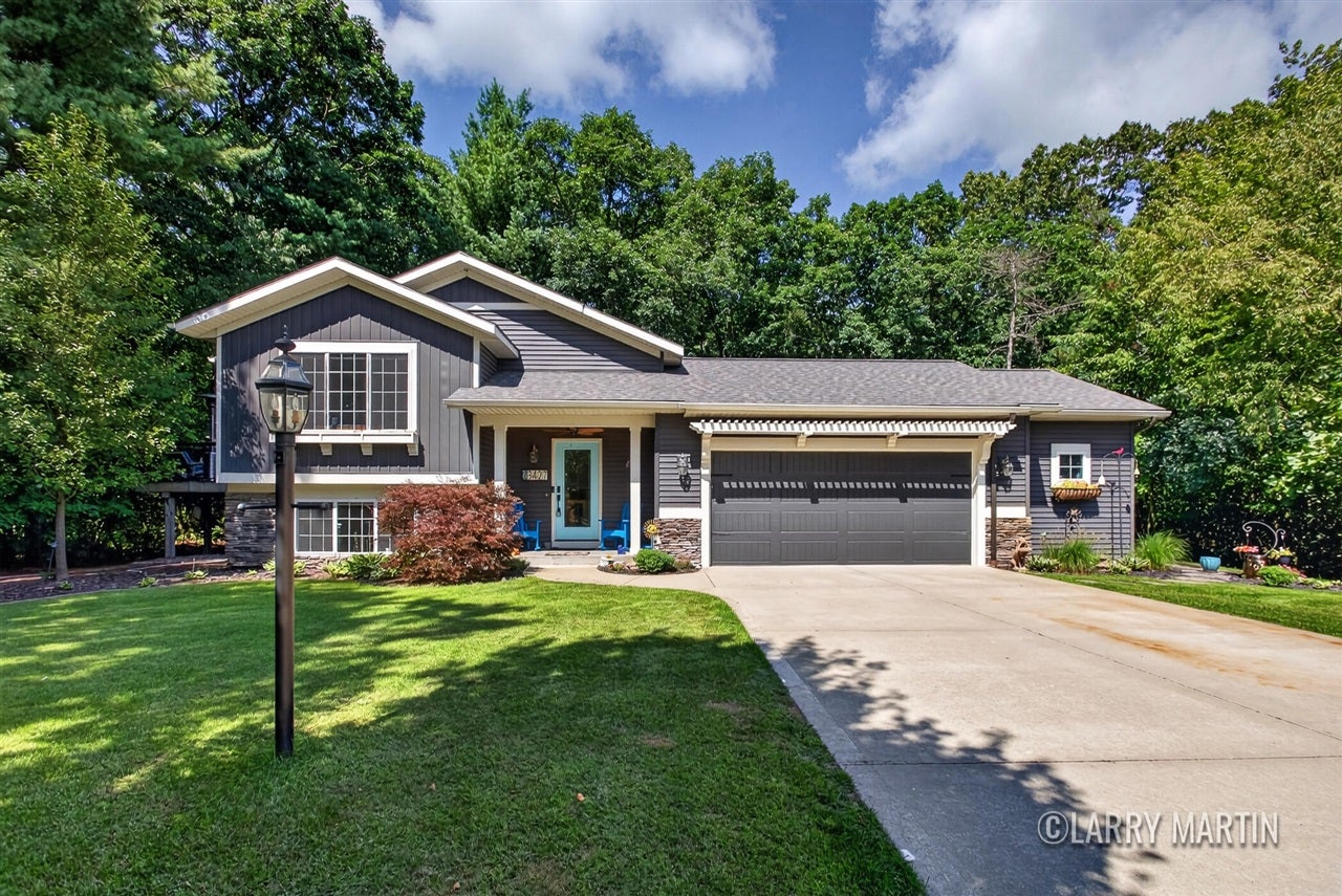 3427 Dana Drive — photo