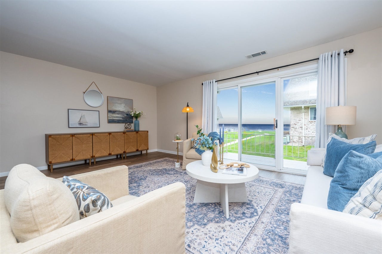 3618 Lakeshore Drive 8 — photo
