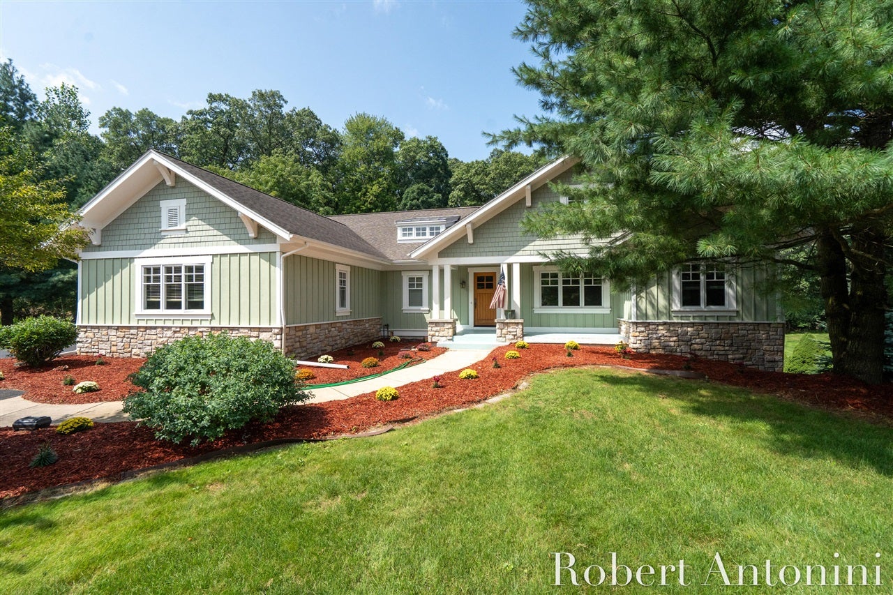 2025 Pine Nook Court — photo