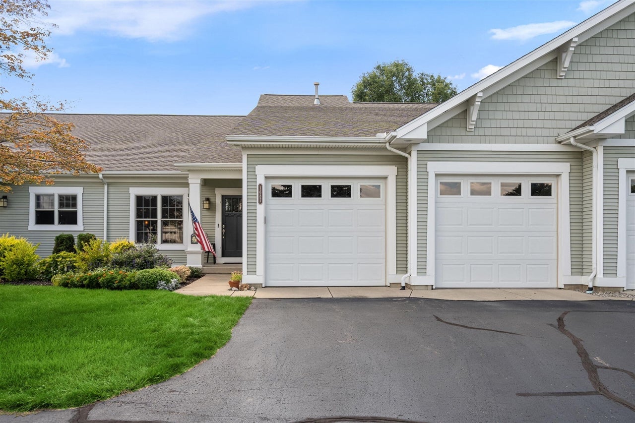 1687 S Trillium Circle — photo