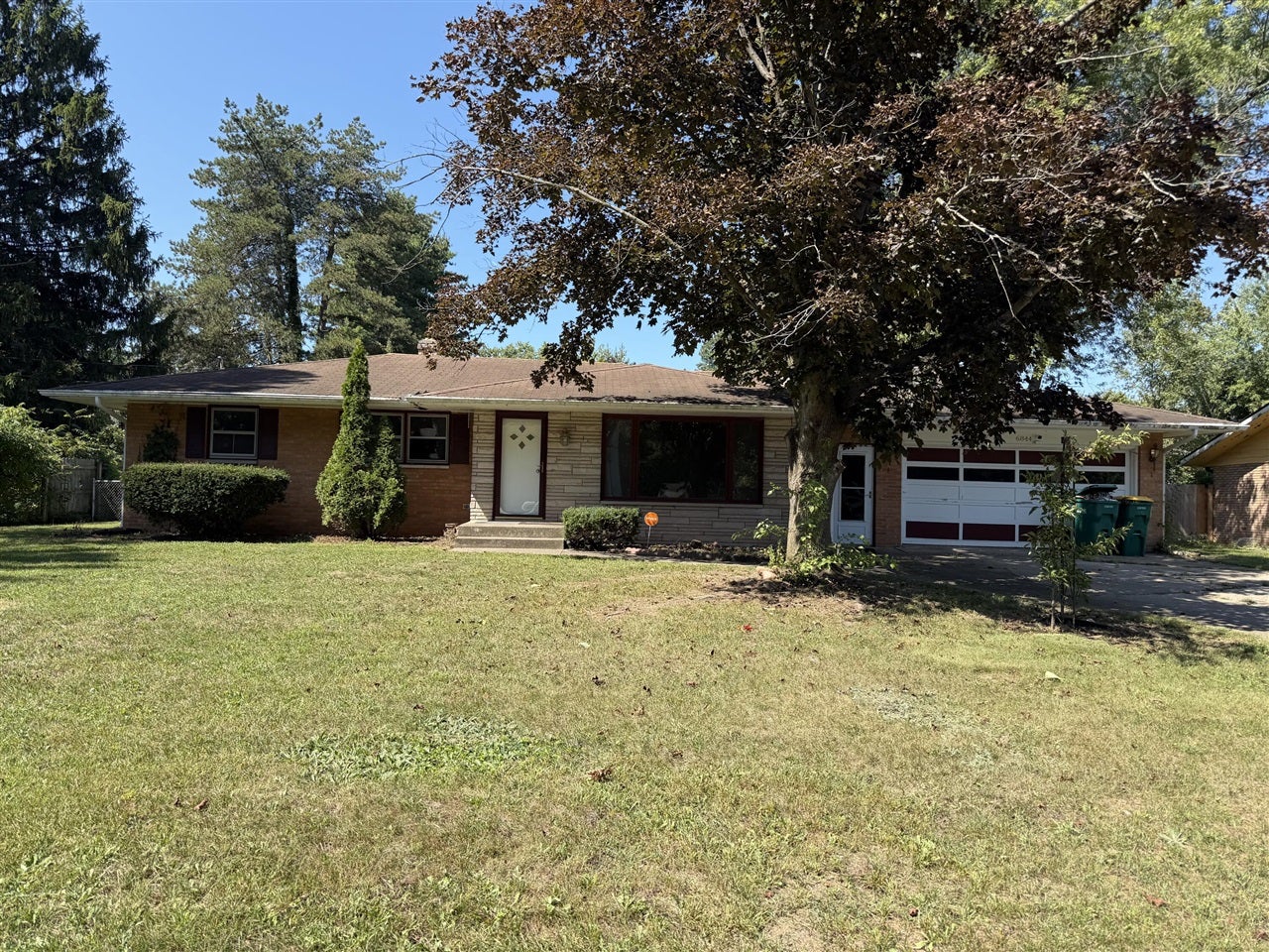 6844 Evergreen Street — photo