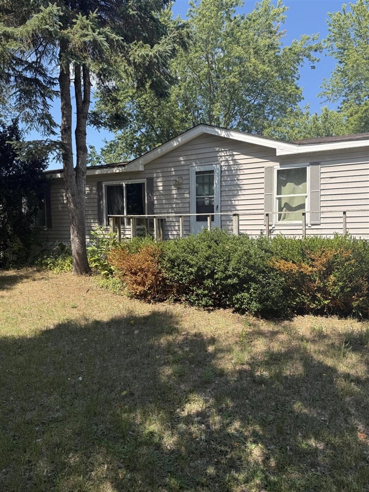 8809 W 13 Mile Road — photo