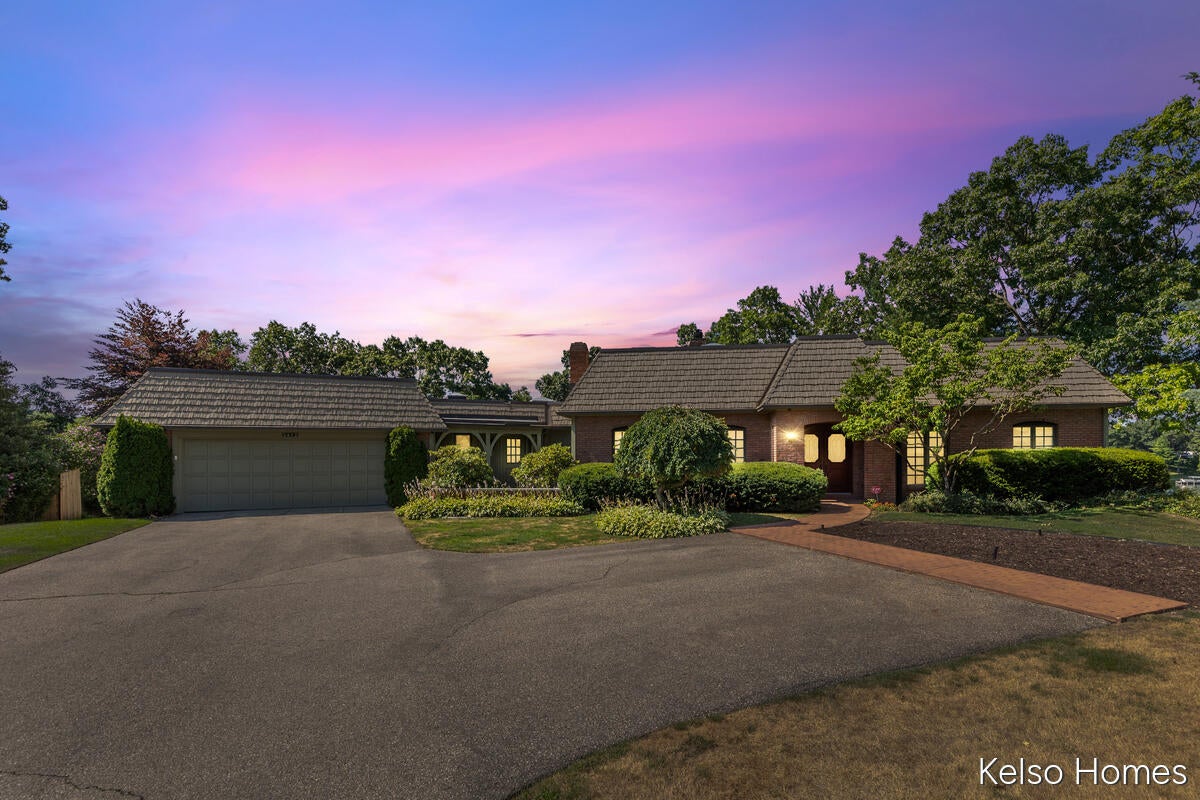 2452 Holtman Drive — photo