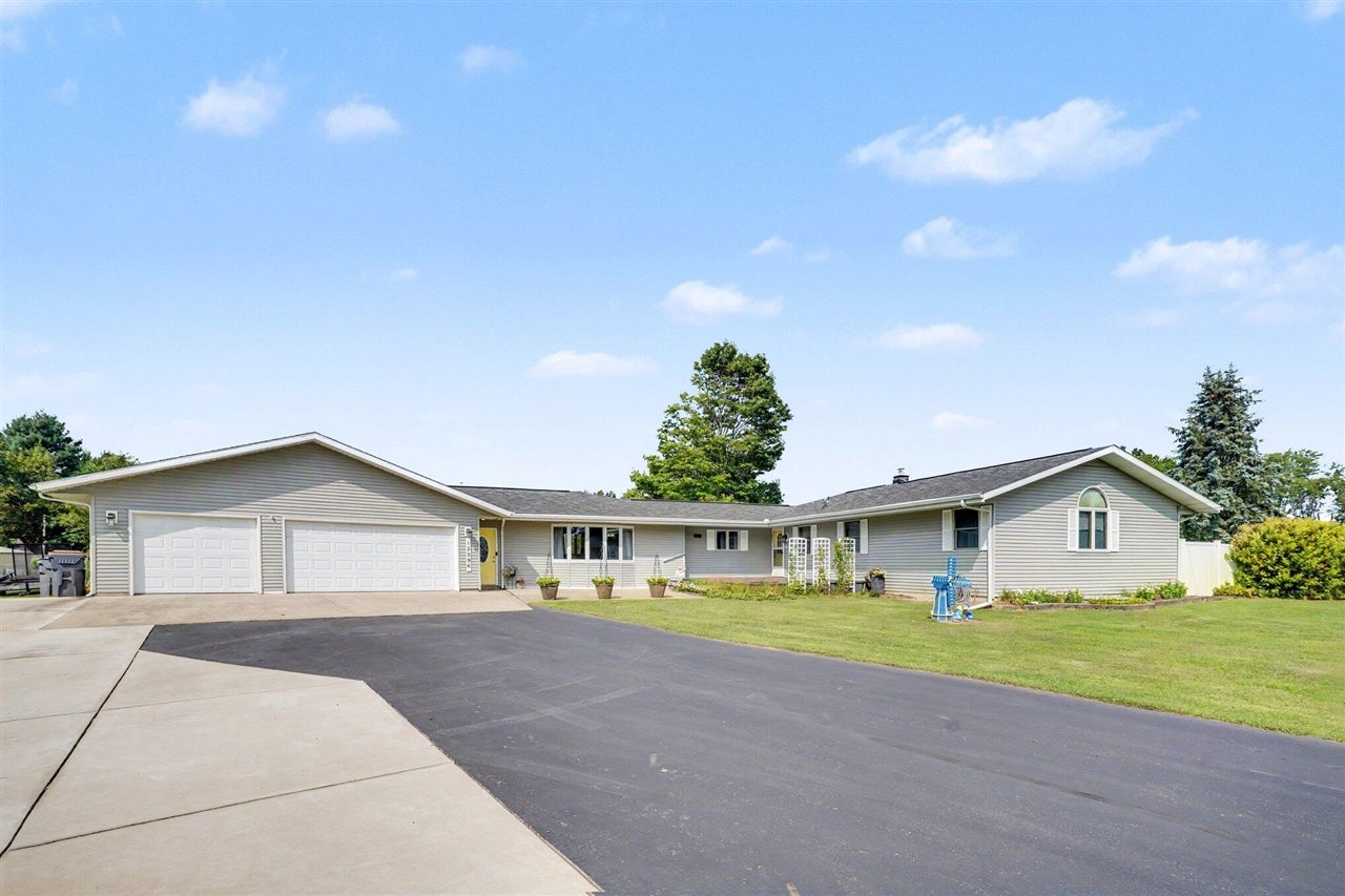 12996 Bayview Drive — photo