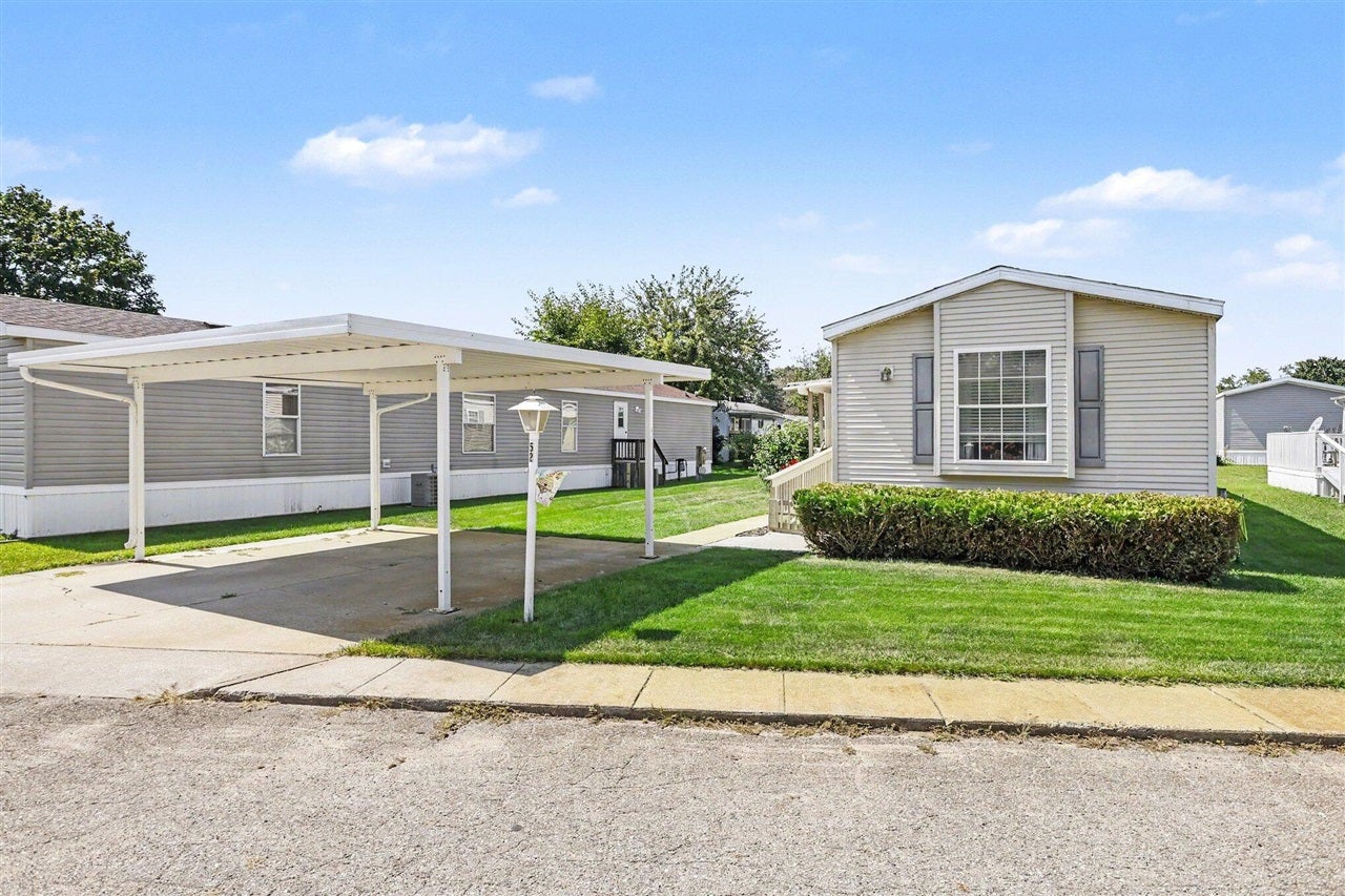 69205 Garver Lake Road 52 — photo
