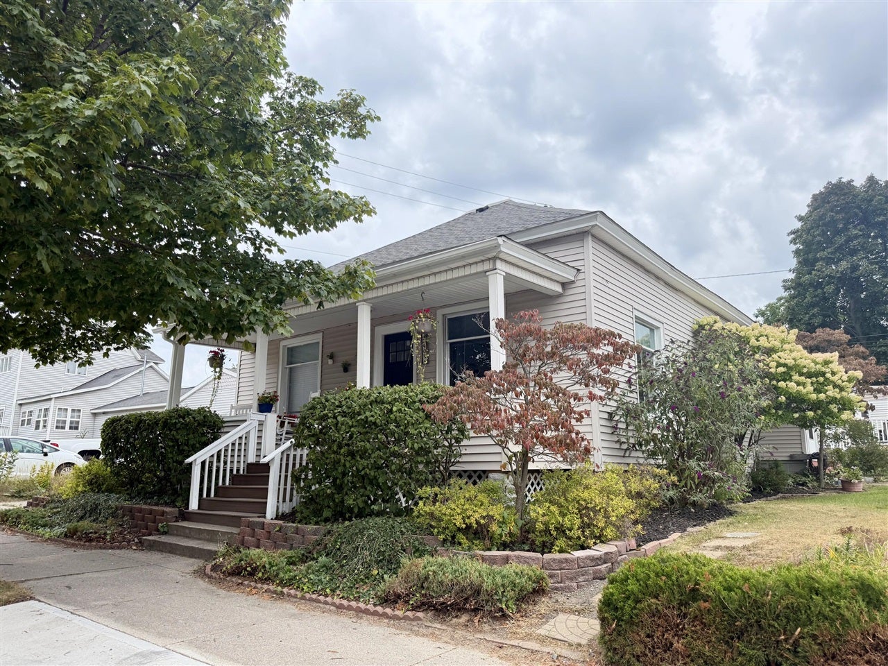 404 W Court Street — photo