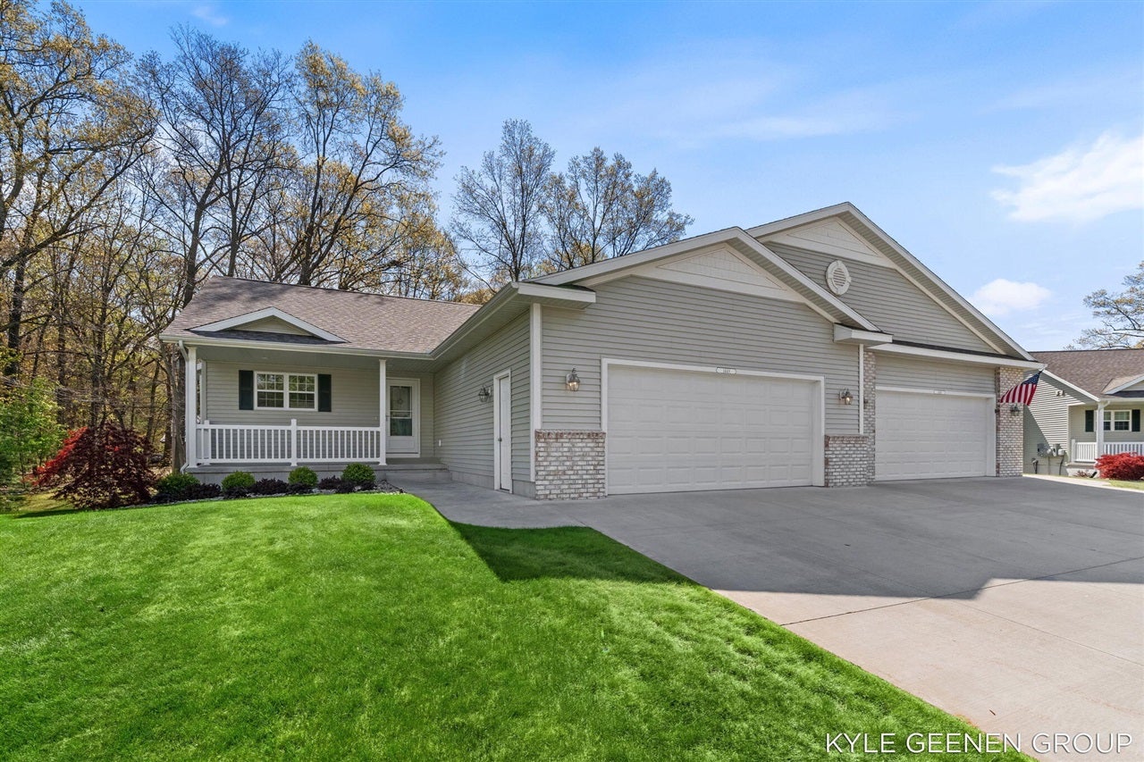 1448 E Addison Way — photo