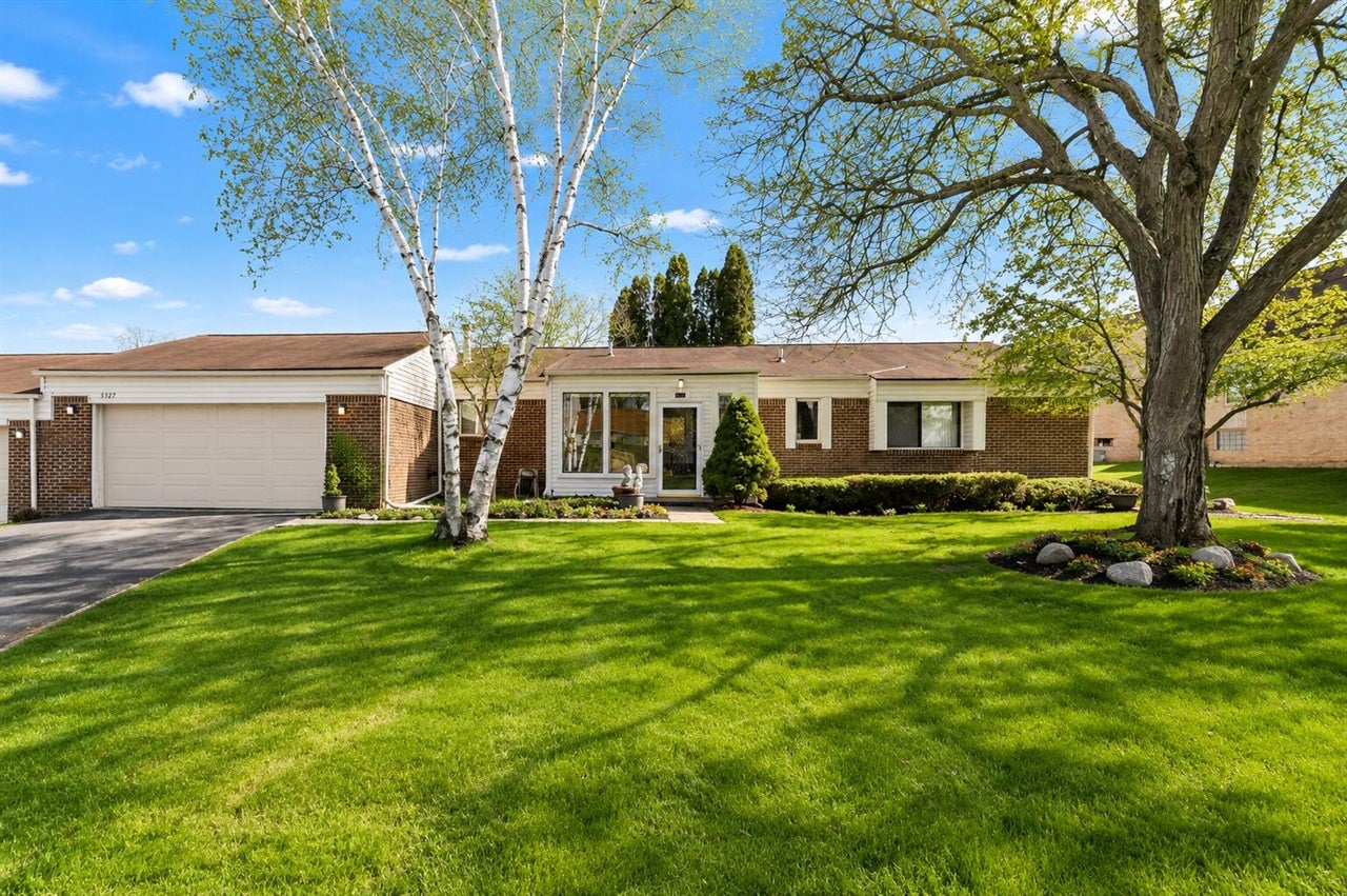 5327 Fairway Court — photo