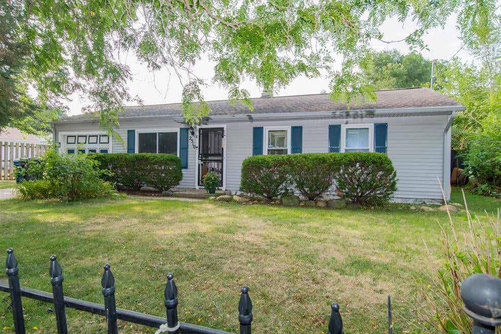 2510 Dexter Avenue — photo