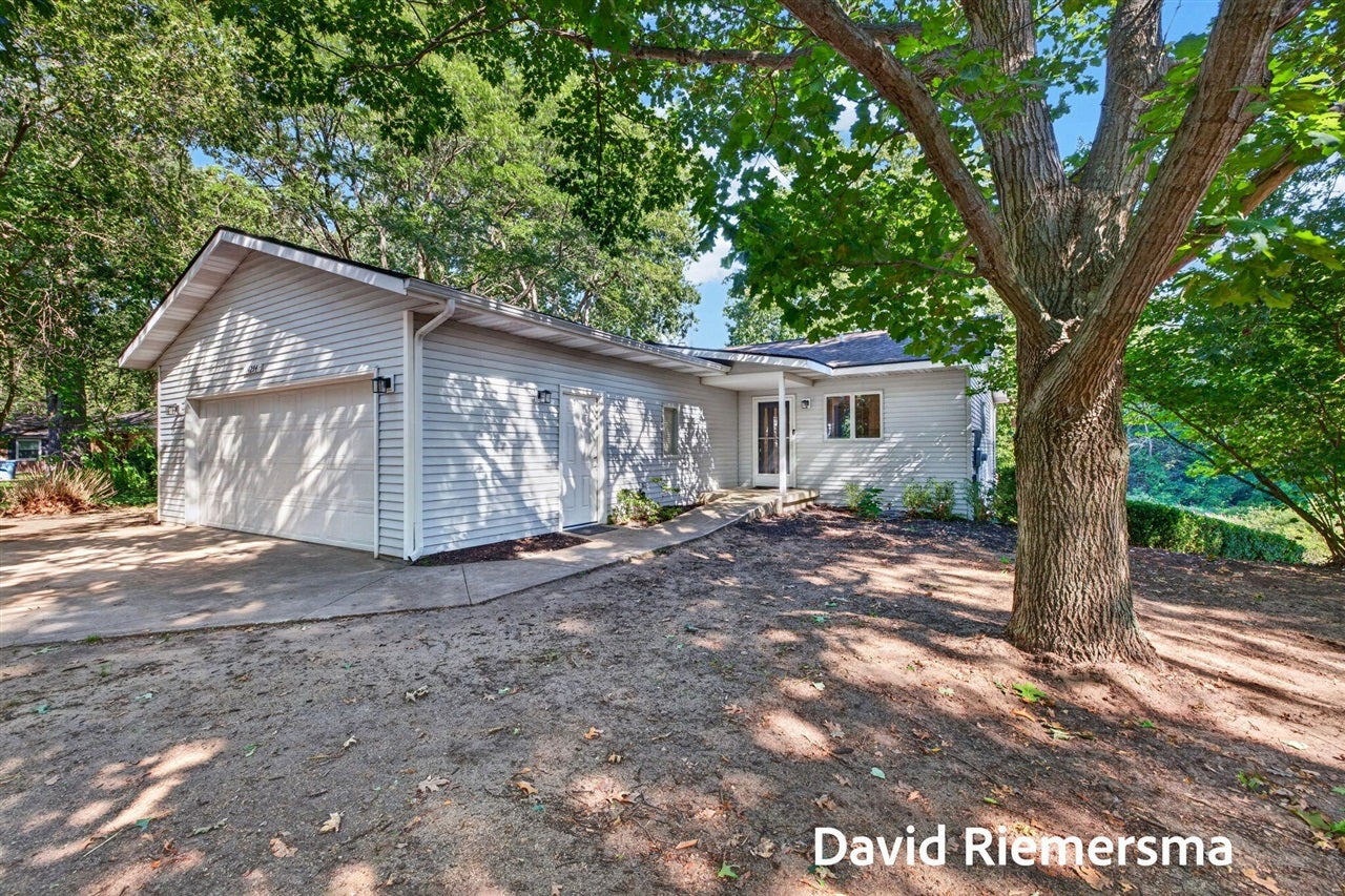 14254 Green Street — photo