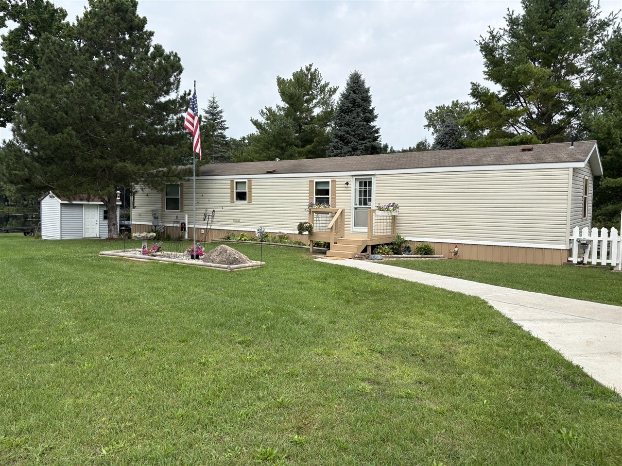 1455 Eldon Court — photo