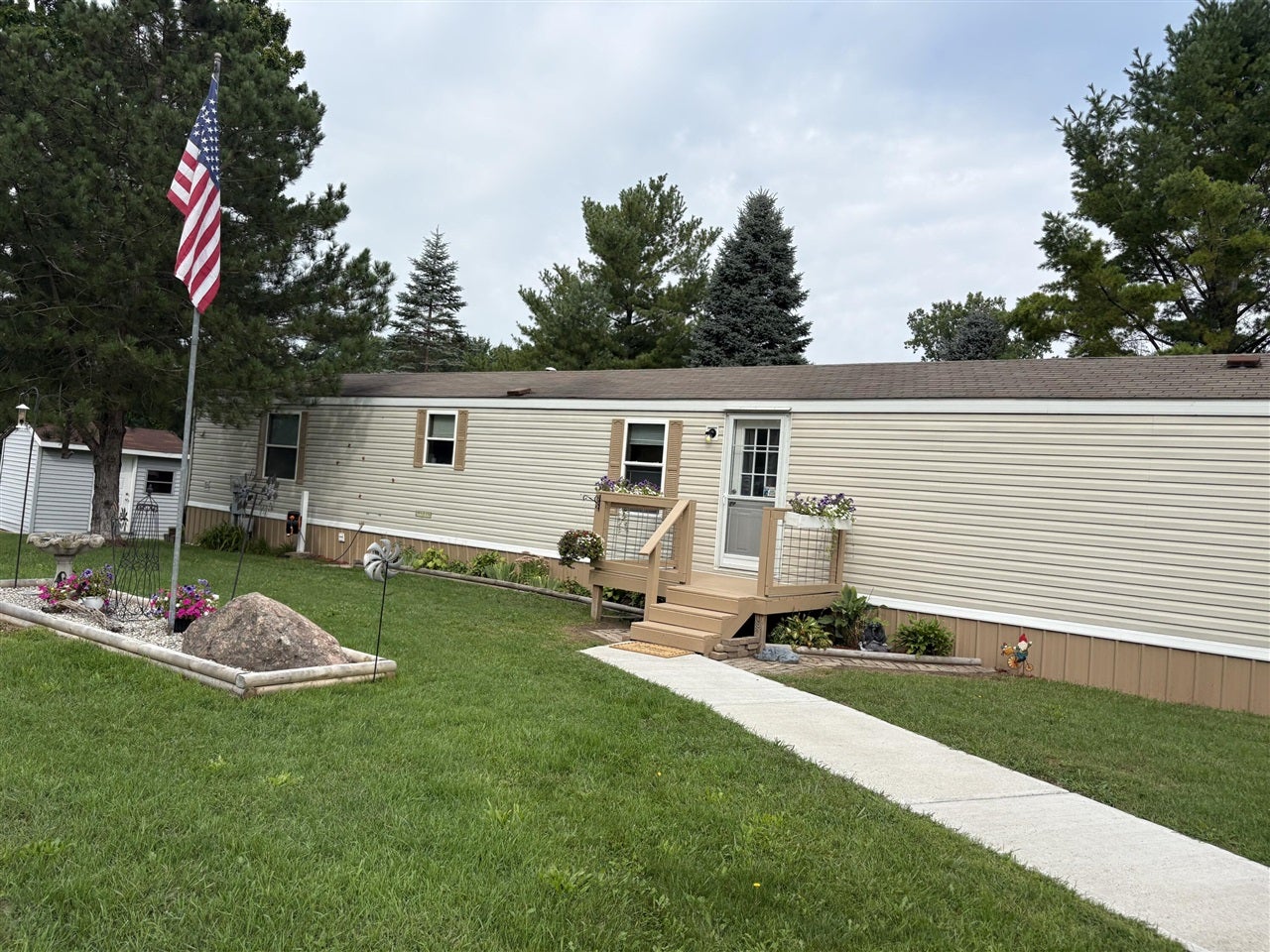 1455 Eldon Court, Gladwin, MI 48624 — photo 2