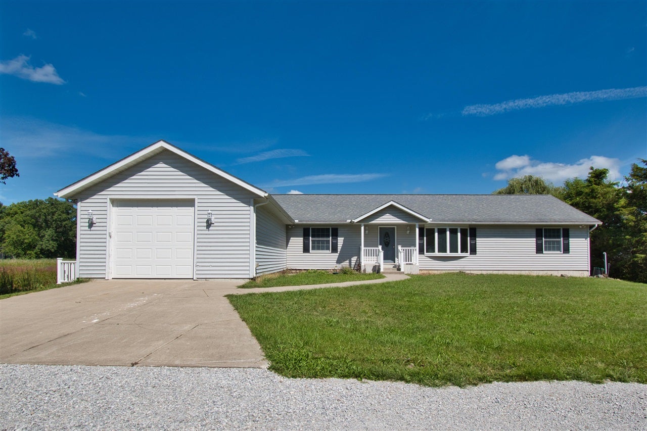 22244 US-12 — photo