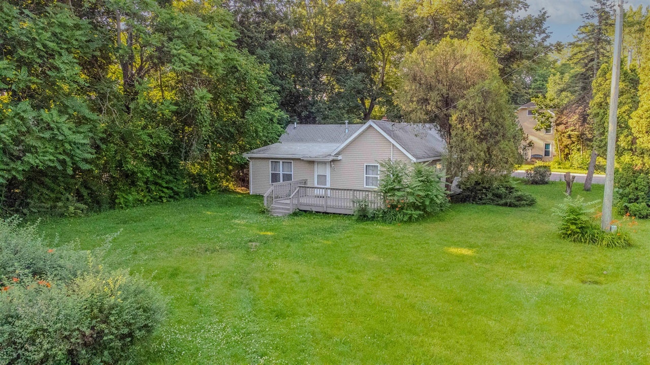 5935 Sawyer Road — photo