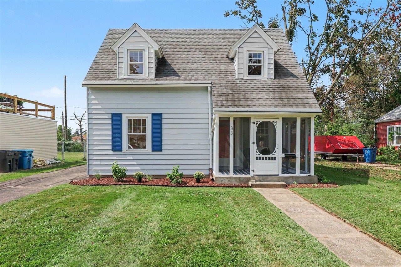 33 Pleasant Avenue — photo