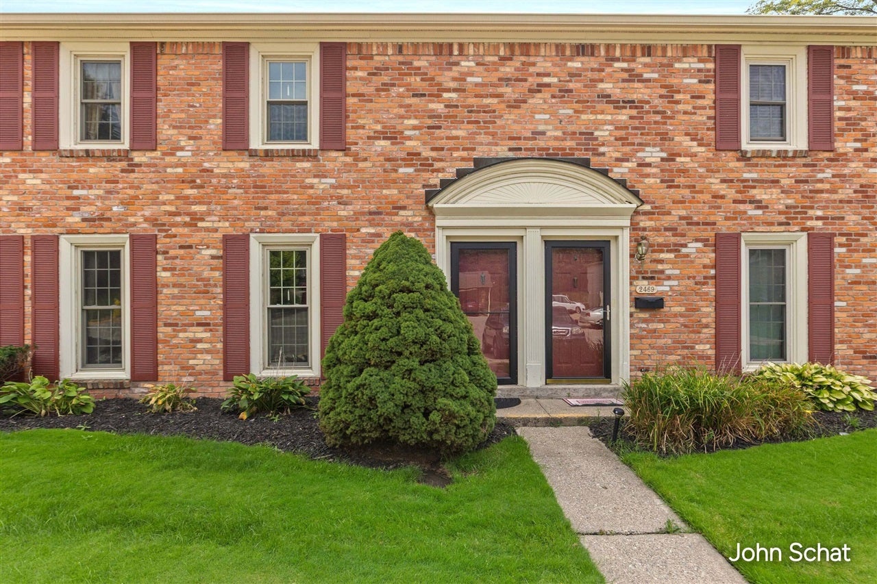 2471 Abbington Drive — photo