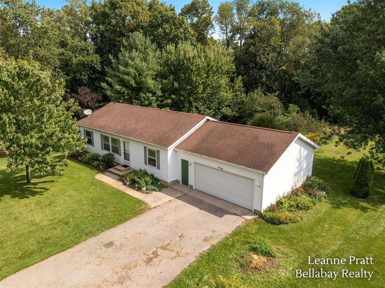 140 SE Casey Court — photo