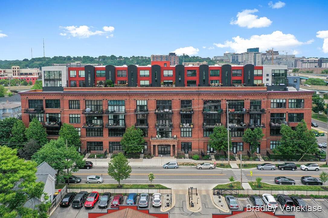 600 Broadway Avenue 310 — photo