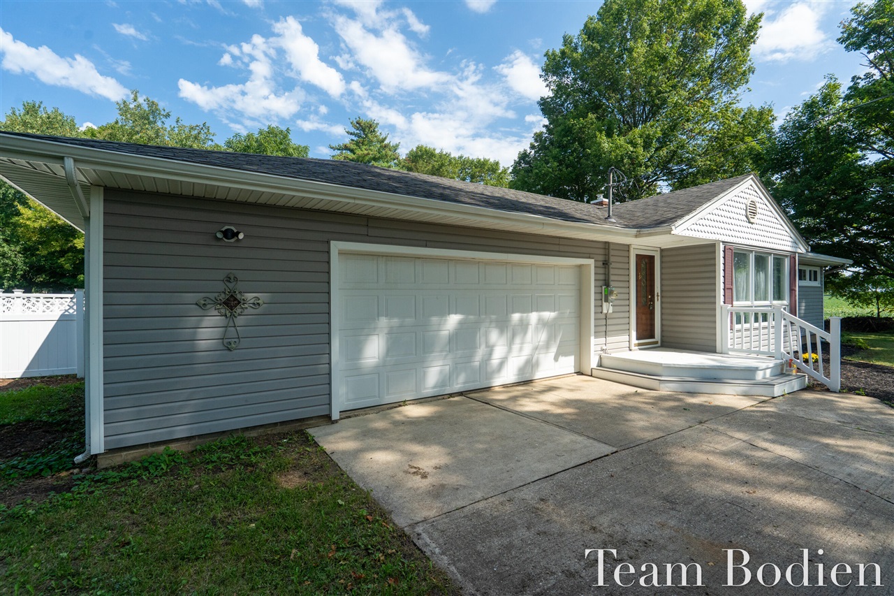 395 E Maple Street, Climax, MI 49034 — photo 3